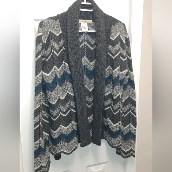 Chevron Patterned Cardigan - Picture 6 of 7